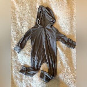 Kyte Baby Bamboo Jersey Hooded Zippered Romper, charcoal grey, size 3-6 months